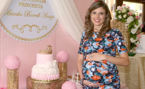 Fiesta maternal para Mónica Araujo de Borrell