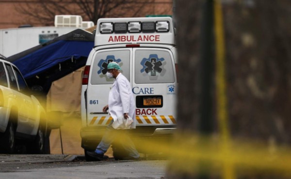 EEUU supera los 25,000 muertos por coronavirus en medio de una guerra competencial