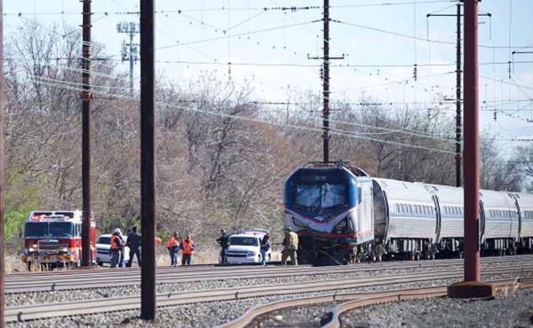 Al menos dos muertos y 30 heridos tras choque de tren en Filadelfia