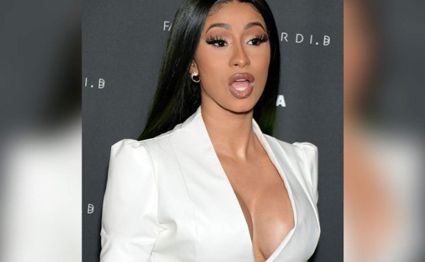 Cardi B recurrió a las cirugías plásticas para recuperar su figura tras convertirse en madre