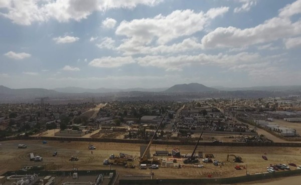 Prototipos del muro estarán acabados a finales de octubre