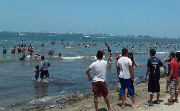 Música y playa, el ambiente perfecto en Puerto Cortés y Omoa