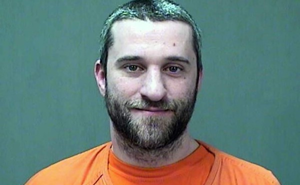 Arrestan actor de 'Salvado por la campana' por apuñalamiento