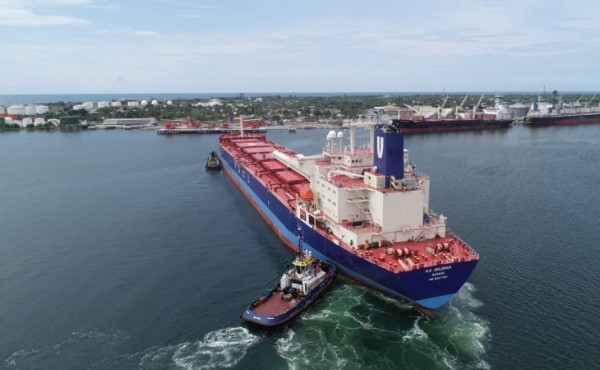 Puerto Cortés recibe al HA Skelenar, un gran buque de graneles
