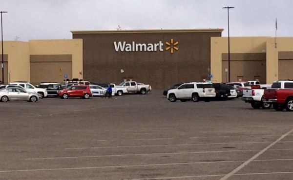 Policía de Texas mata a hombre que tenía rehenes en un Walmart