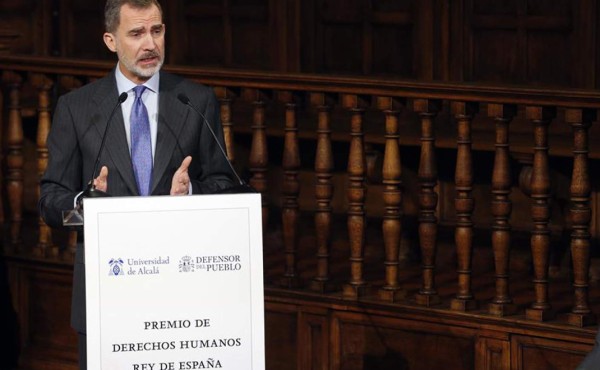 El rey de España entrega a una ONG hondureña un premio de derechos humanos