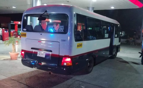 Capturan dentro de un bus a cuatro sospechosos de homicidio