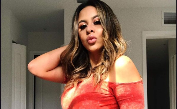 Lipstick Fables lanza tema musical