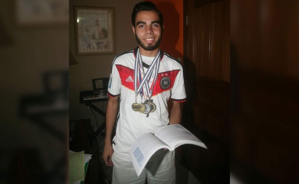 'Vine al mundo a satisfacer mis sueños”: estudiante ceibeño