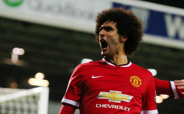 Fellaini mandó imágenes desnudo a modelo