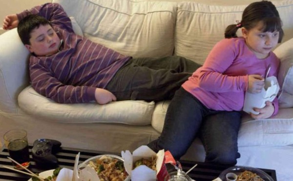 El 'ocio sedentario” favorece casi la mitad de los niños tenga sobrepeso