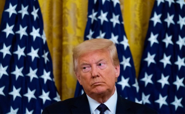 Facebook retira publicidad de Trump que incluía símbolo nazi