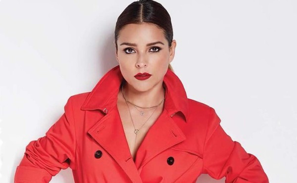 Grettell Valdez se compromete con novio secreto