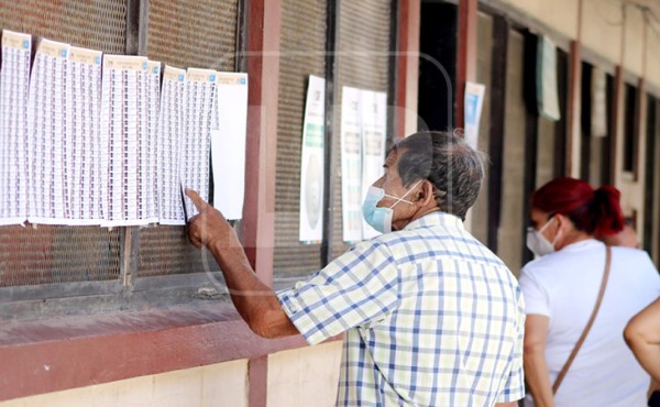 En Copán, los mayores votaron de mañanita