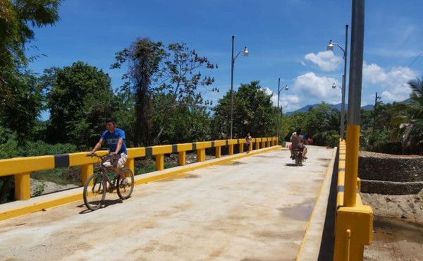 Al fin tienen puente en Balfate, Colón