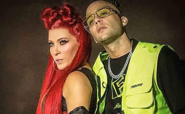 Yuri se deja contagiar del reggaetón