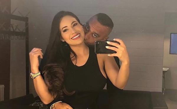 Jennifer Andrade, ex Miss Honduras, vive intenso romance con famoso comediante Russell Peters