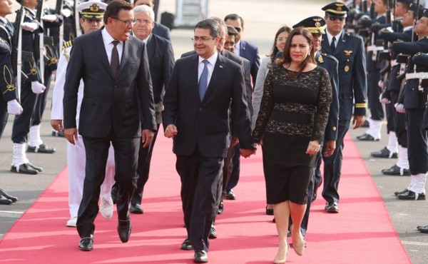 Juan Orlando Hernández disertó en Cumbre Empresarial en Perú