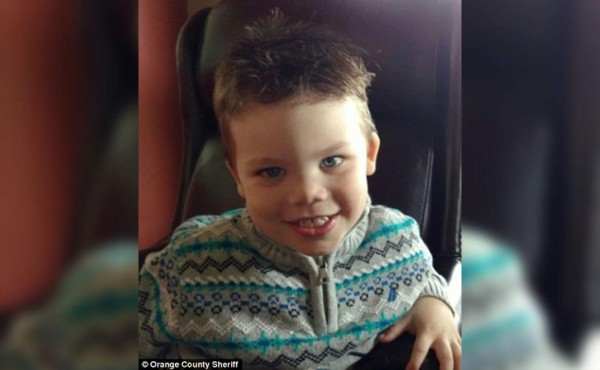 Fotografía del niño proporcionada por el sheriff del condado de Orange.