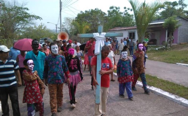 Feligreses de Gualala celebraron el Día de la Cruz
