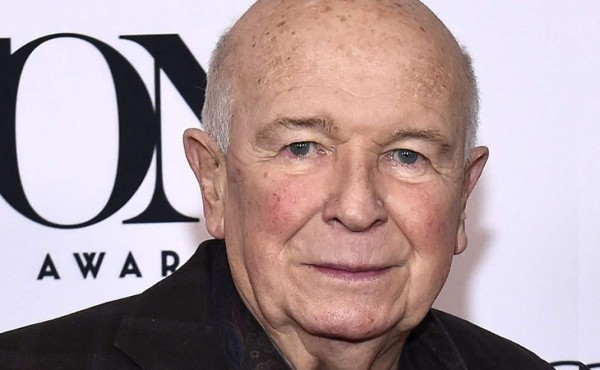 Muere por COVID-19 Terrence McNally, el escritor estadounidense