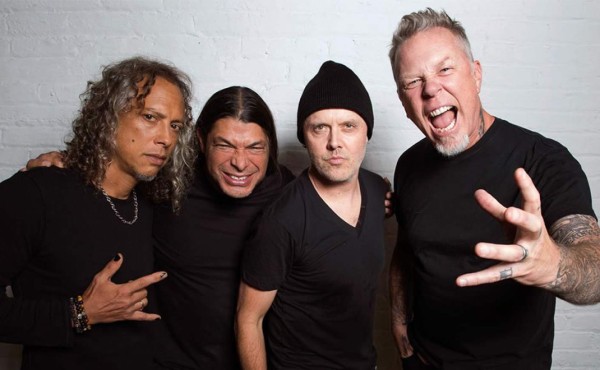 Metallica hace donativo para combatir incendios en Australia