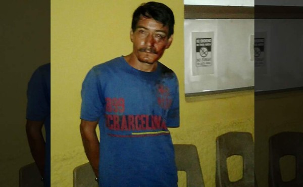 Investigan si jardinero atacó drogado a familia