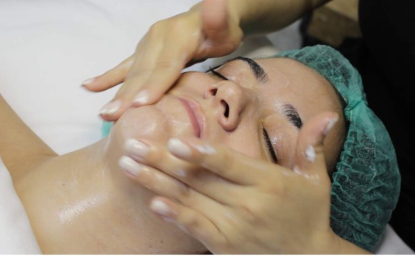 Un cutis perfecto para el maquillaje de fiesta