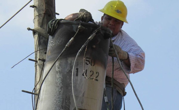 Abonados consumen energía más cara a partir de este mes