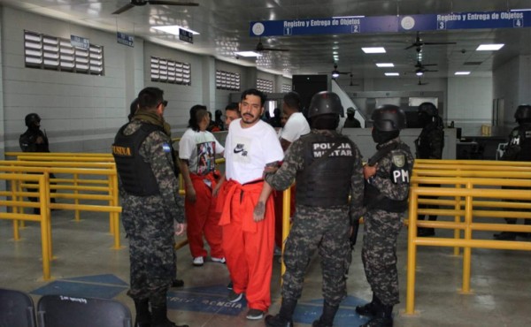 Reo fallecido por COVID-19 convivía con al menos 300 reclusos en El Pozo