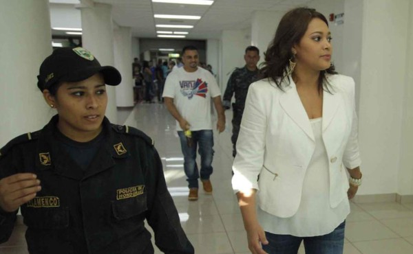 Cambian medidas a arresto domiciliario a exjueza Wendy Caballero