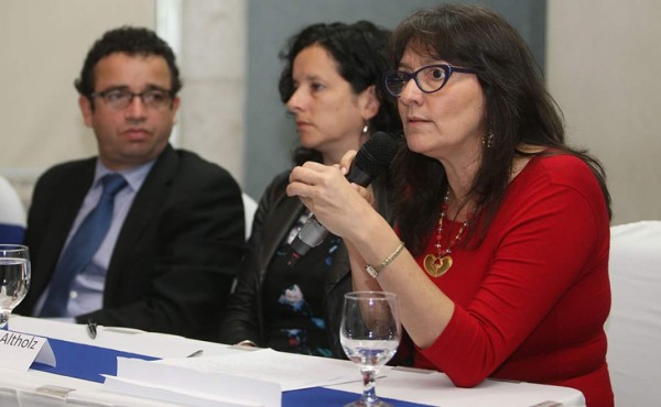 Juristas piden esclarecer crimen de Berta Cáceres