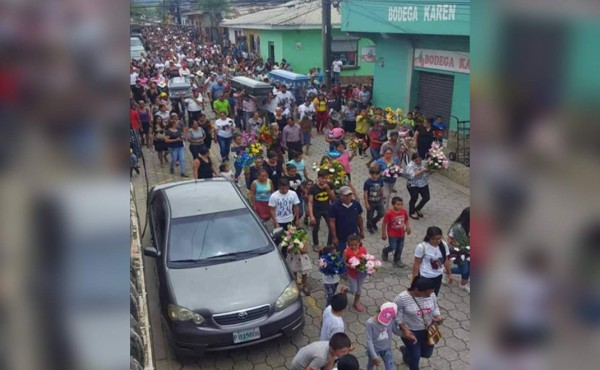 Sepultan los restos de familia hondureña asesinada en Iowa