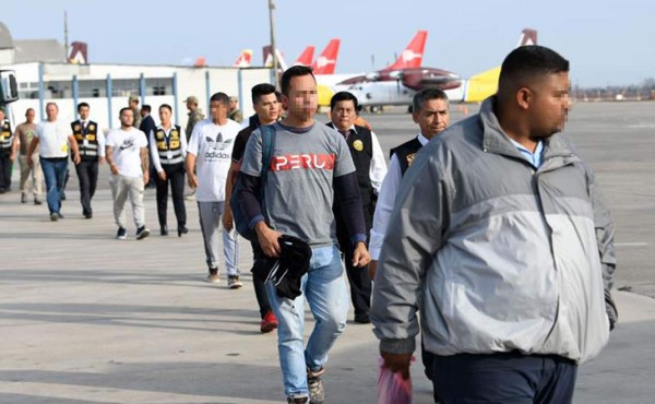 Llegan a El Salvador pandilleros deportados de EEUU &nbsp;&nbsp;