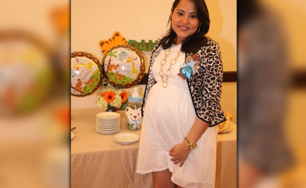 Fiesta maternal para Yareli López Reyes