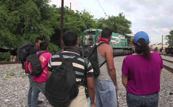 El 42,2 % de los migrantes que atraviesan México sufren robos en su camino