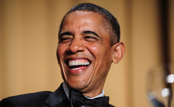 Obama en su despedida rompe el protocolo y se burla de Trump