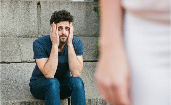 Deprimido porque novia le da cortón