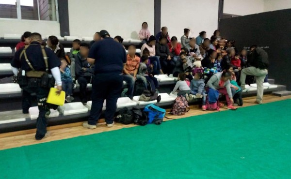Detienen a 86 migrantes hondureños en México