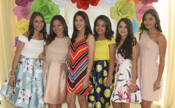 Desayuno de la escuela bilingüe Freedom