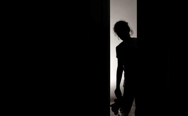 Piden hasta 17 años de cárcel contra hombre por abusar de su hija mientras dormía