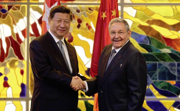 Estados Unidos y China compiten por un nuevo mercado: Cuba
