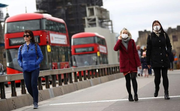 Revistas médicas británicas piden al Gobierno mantener restricciones en Navidad