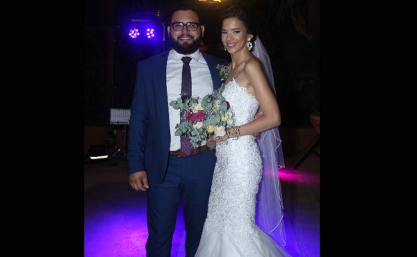 Elena Venegas y Edwin Muñoz ya son esposos