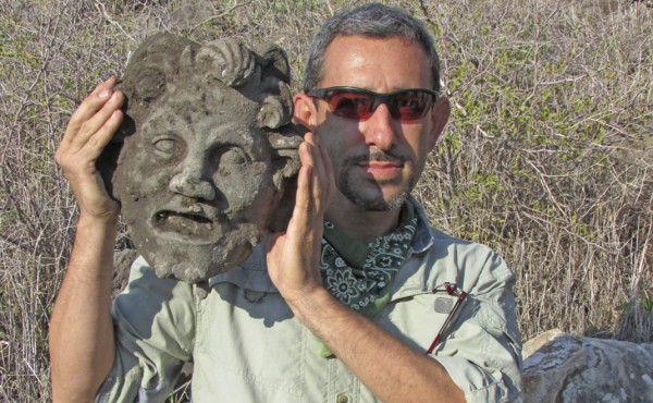 Encuentran rara máscara del dios griego Pan en Golán