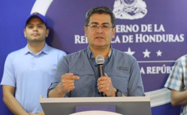 Juan Orlando Hernández pide apoyo a empresarios porque 'lo peor está por venir'