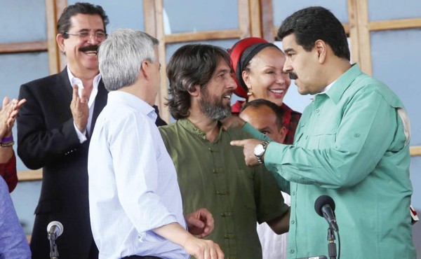 Maduro confía que un profesor español guíe a Venezuela al milagro económico