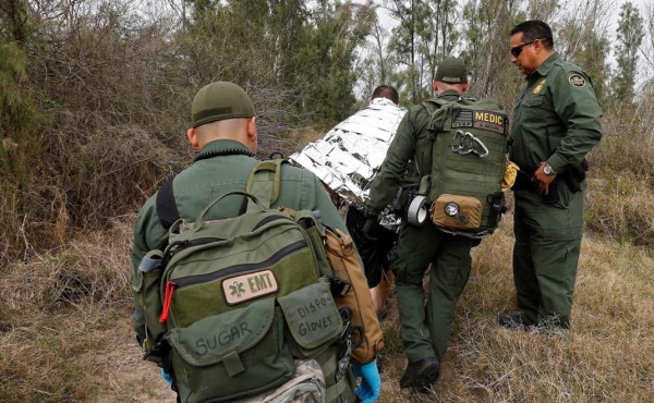 Soldados del Ejército salvan a dos mexicanos de ahogarse en el río Grande