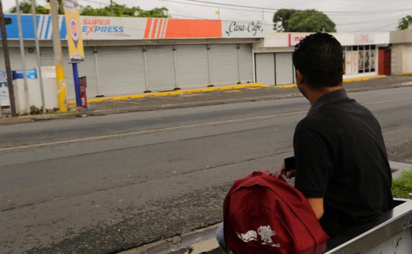 Por 'estado de sitio' oposición suspende protesta contra Ortega en Nicaragua