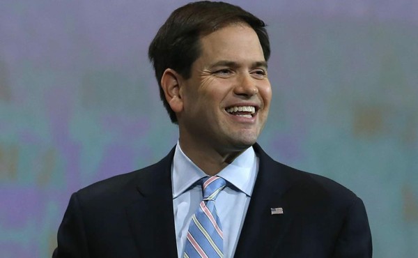 Mario Rubio, el republicano favorito, resbala ante avasalladores ataques